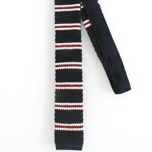 D. Berite (NWOT) Men's Flat/Square Bottom Knit Tie